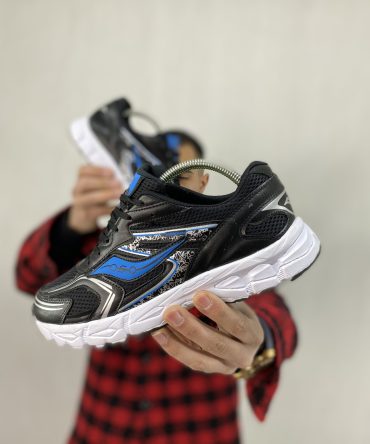 کتونی saucony
