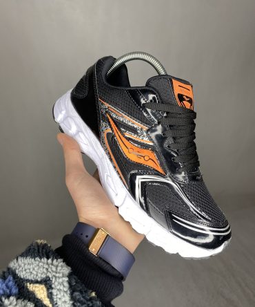 saucony