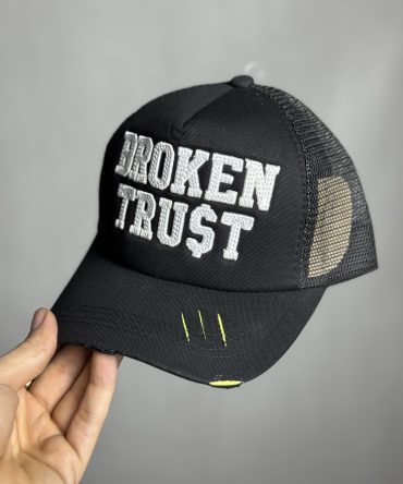 کلاه وارداتی BROKEN TRUST